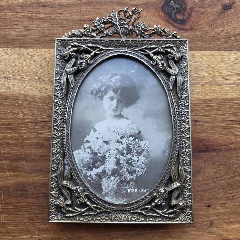 Vintage Ornate Metal Picture Frame Oval Floral Victorian Style 3.5" Photo